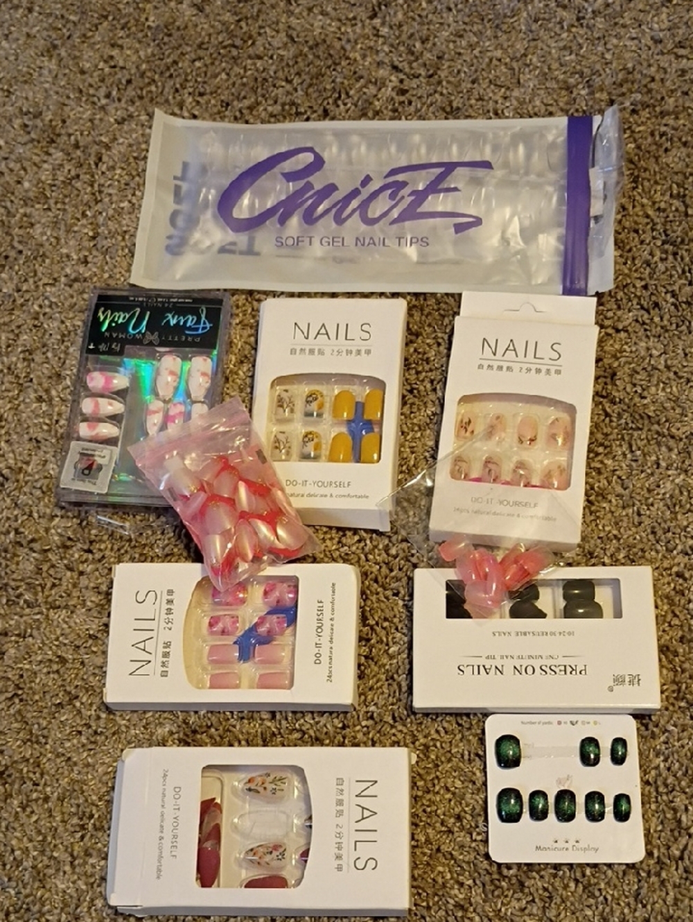 Assorted Glue/Press On Nails